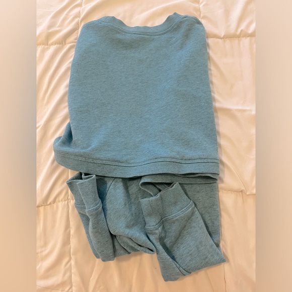 Urban Outfitters Cropped Crewneck - Picture 4 of 7